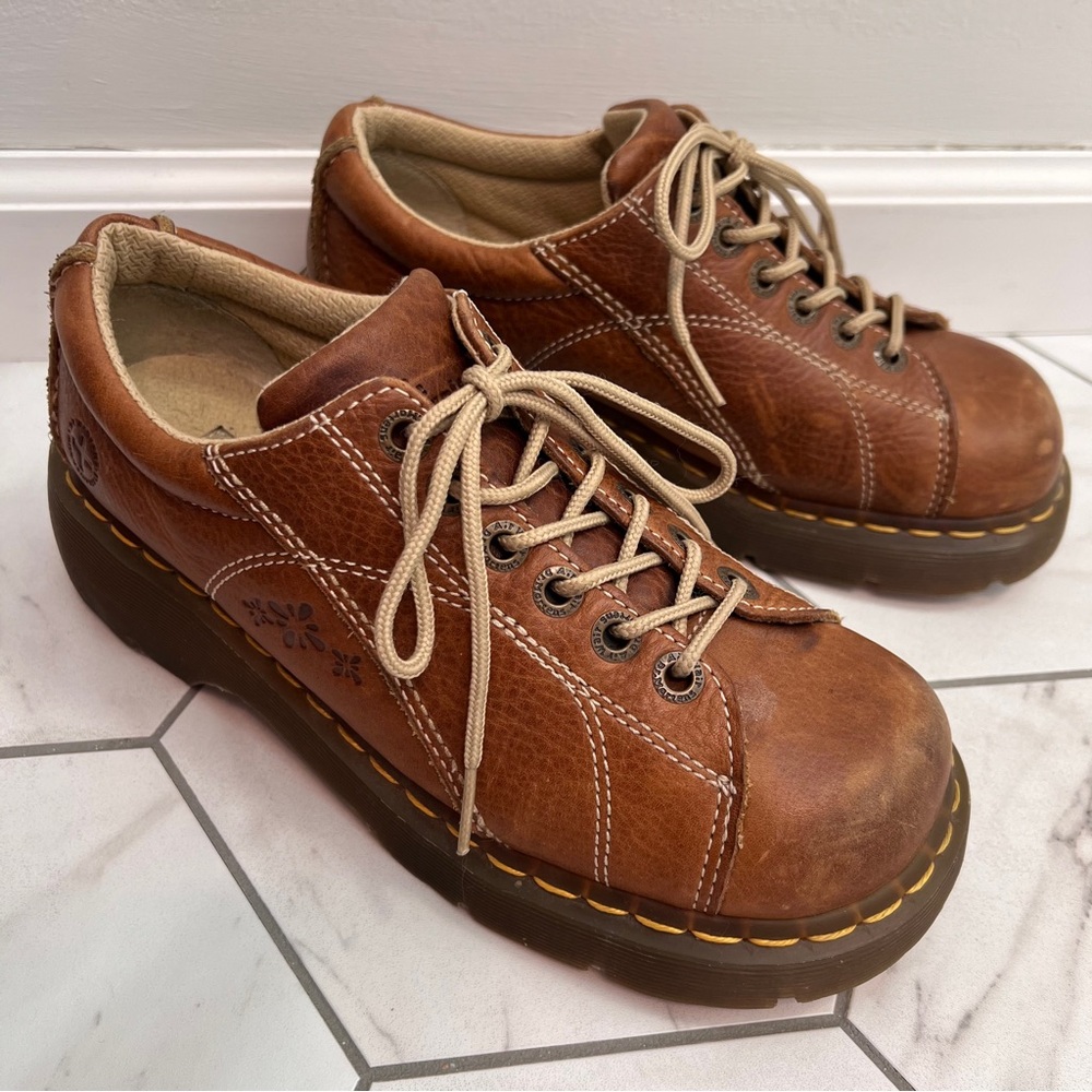 Dr. Martens Chunky Vtg 90s Light Brown Leather Daisy Flower 12283 Oxfords Sz 9